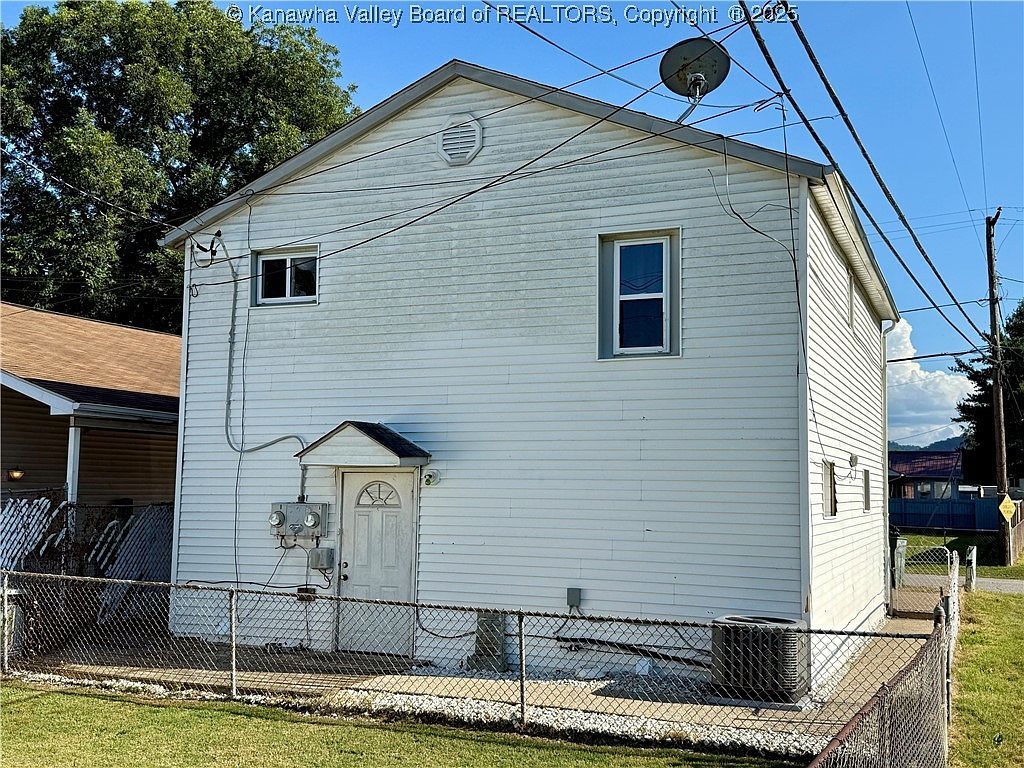 207 Marshall Ave Charleston, WV 25306 - Thumbnail 5