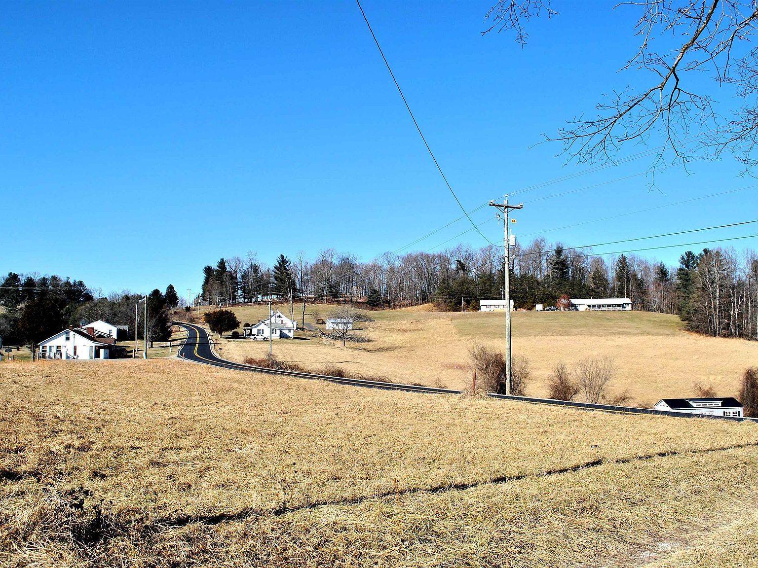 313 Airport Rd Hillsville, VA 24343 - Thumbnail 5