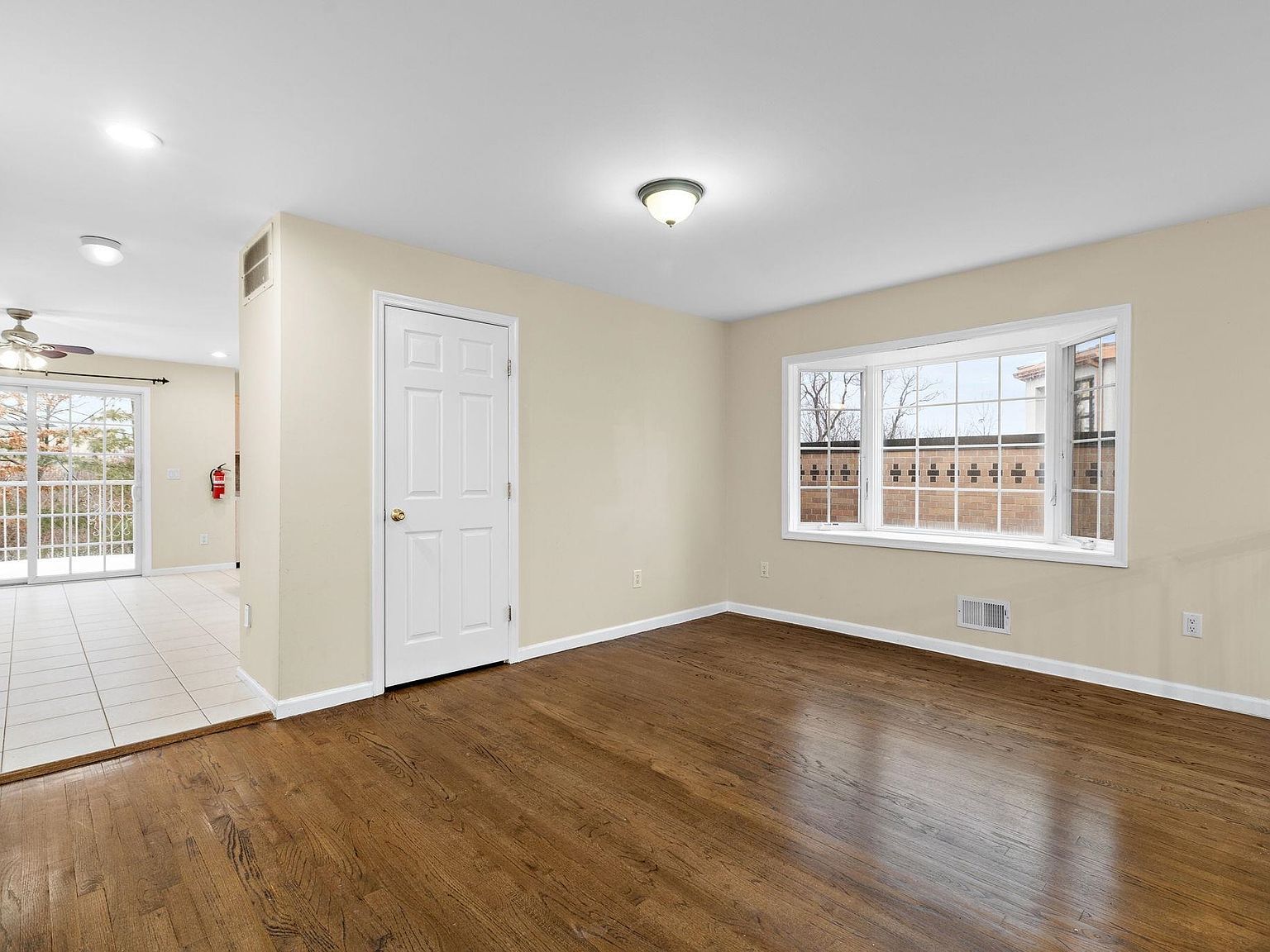 12 Liberty Ct Secaucus, NJ 07094 - Thumbnail 5