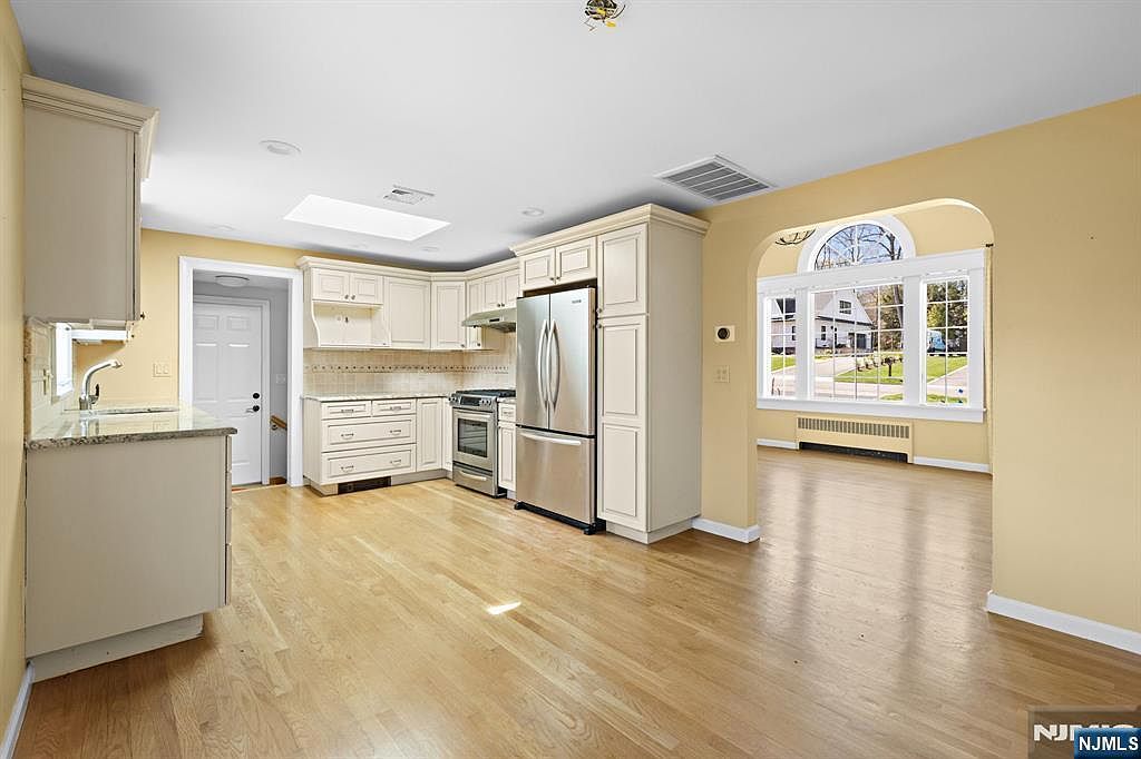 306 Sunset Blvd Wyckoff, NJ 07481 - Thumbnail 5