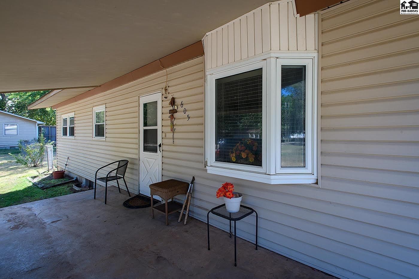 605 E 9th St Harper, KS 67058 - Thumbnail 5