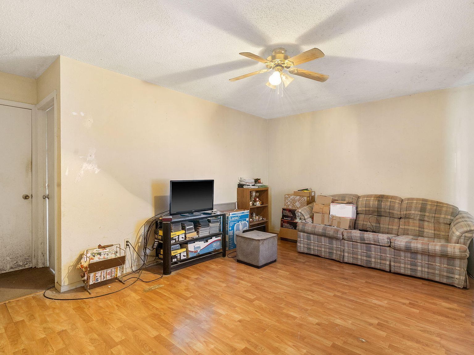 1056-1071 E Commercial St Springfield, MO 65803 - Thumbnail 5