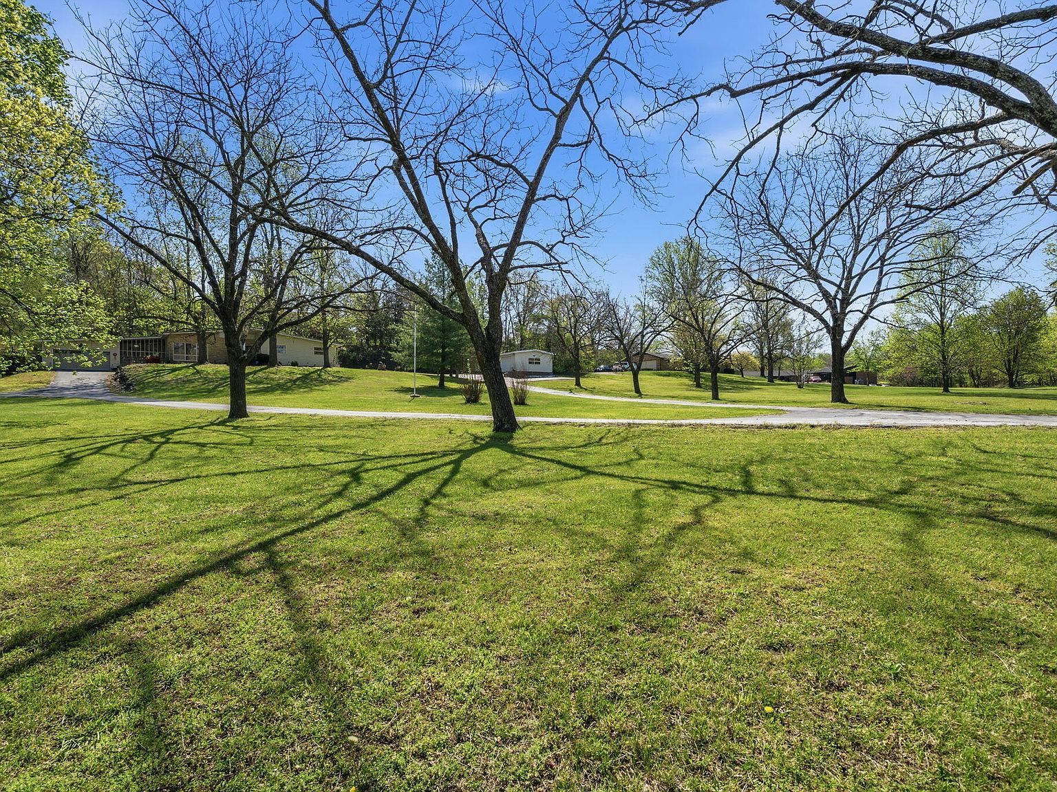 702 W Hubble Dr Marshfield, MO 65706 - Thumbnail 5