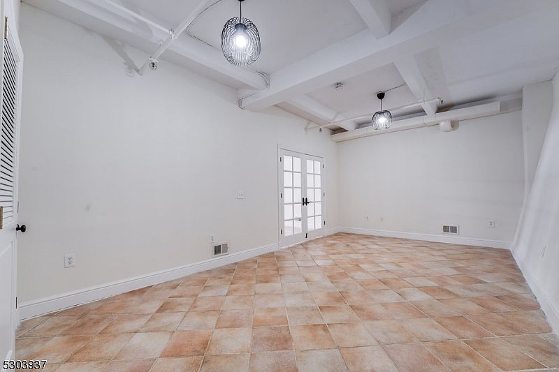 300 Communipaw Ave APT 4 Jersey City, NJ 07304 - Thumbnail 5