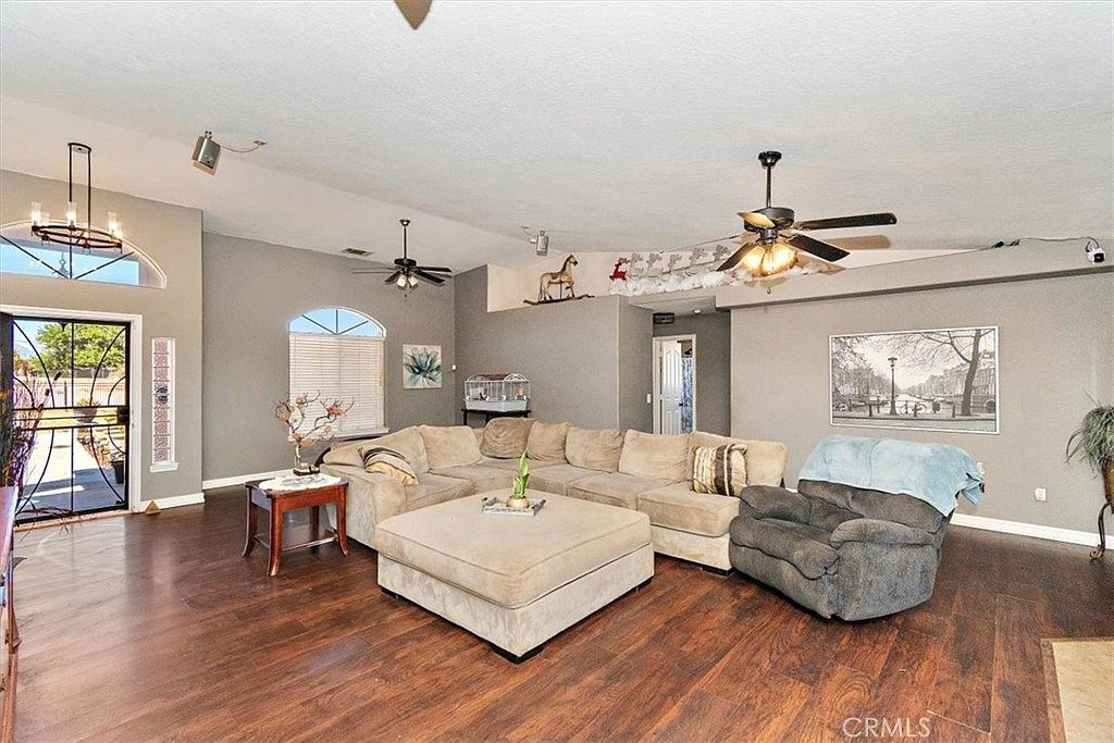 12730 Fir St Oak Hills, CA 92344 - Thumbnail 5