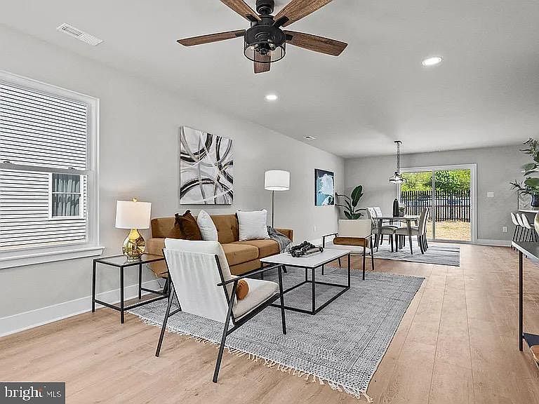 2816 Avenue E Levittown, PA 19056 - Thumbnail 5