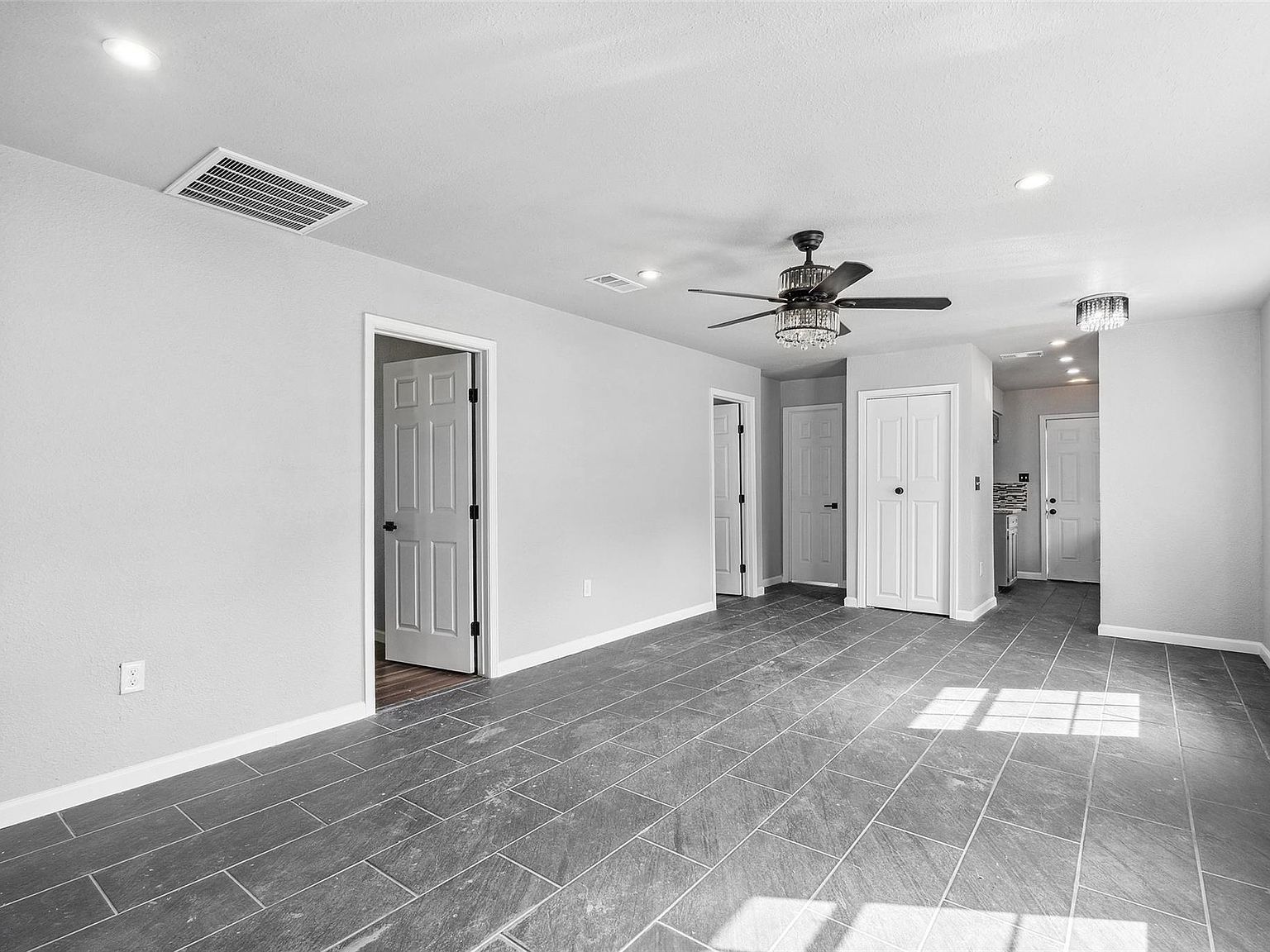 7000 Carwill Dr Austin, TX 78724 - Thumbnail 5