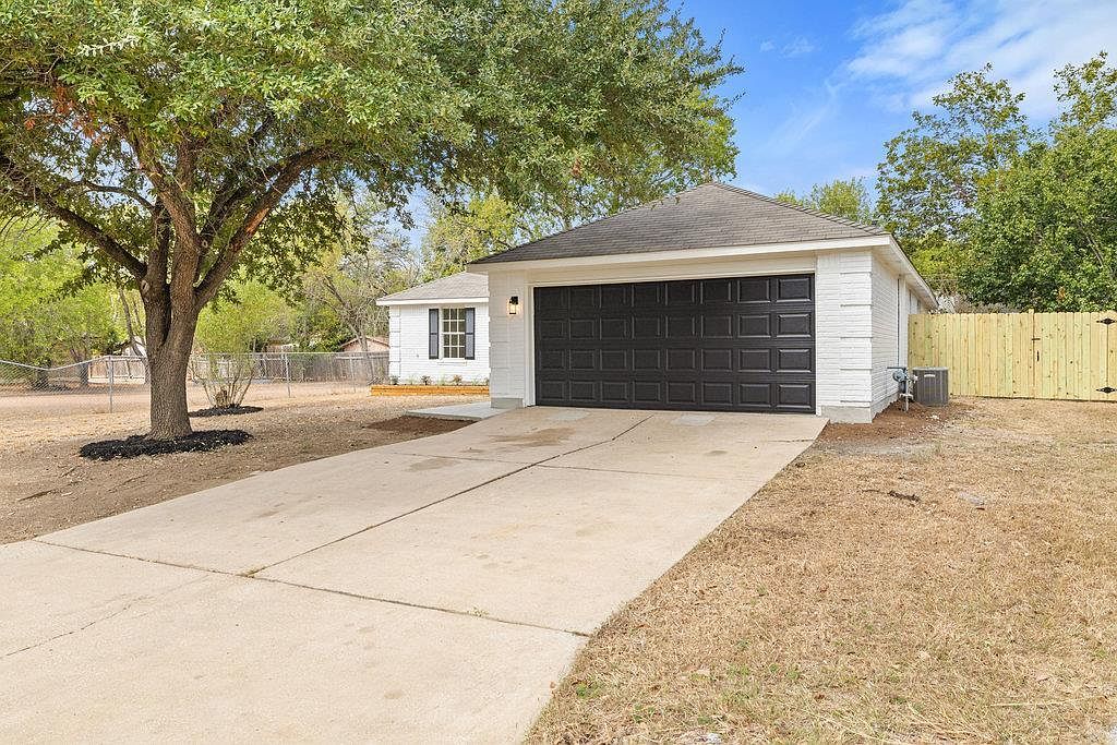 1006 Cottonbowl Dr Taylor, TX 76574 - Thumbnail 5