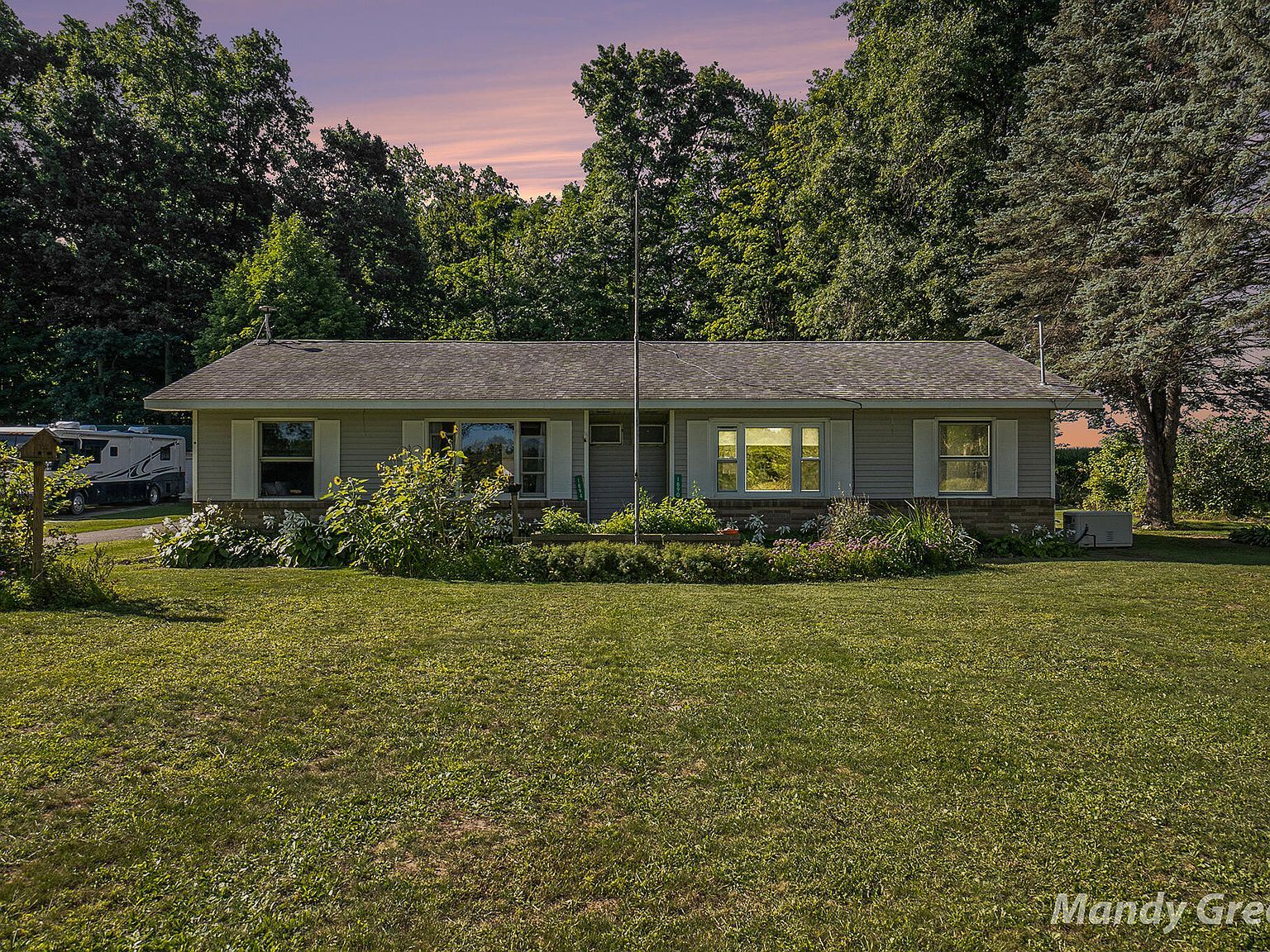 1890 E Coral Rd Edmore, MI 48829 - Thumbnail 5