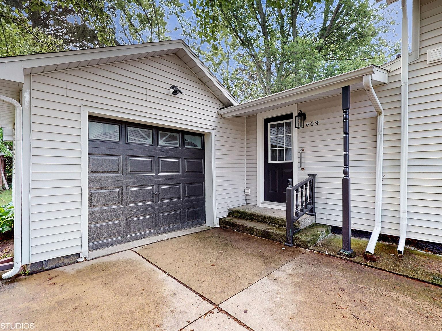 409 Oak St Three Oaks, MI 49128 - Thumbnail 5