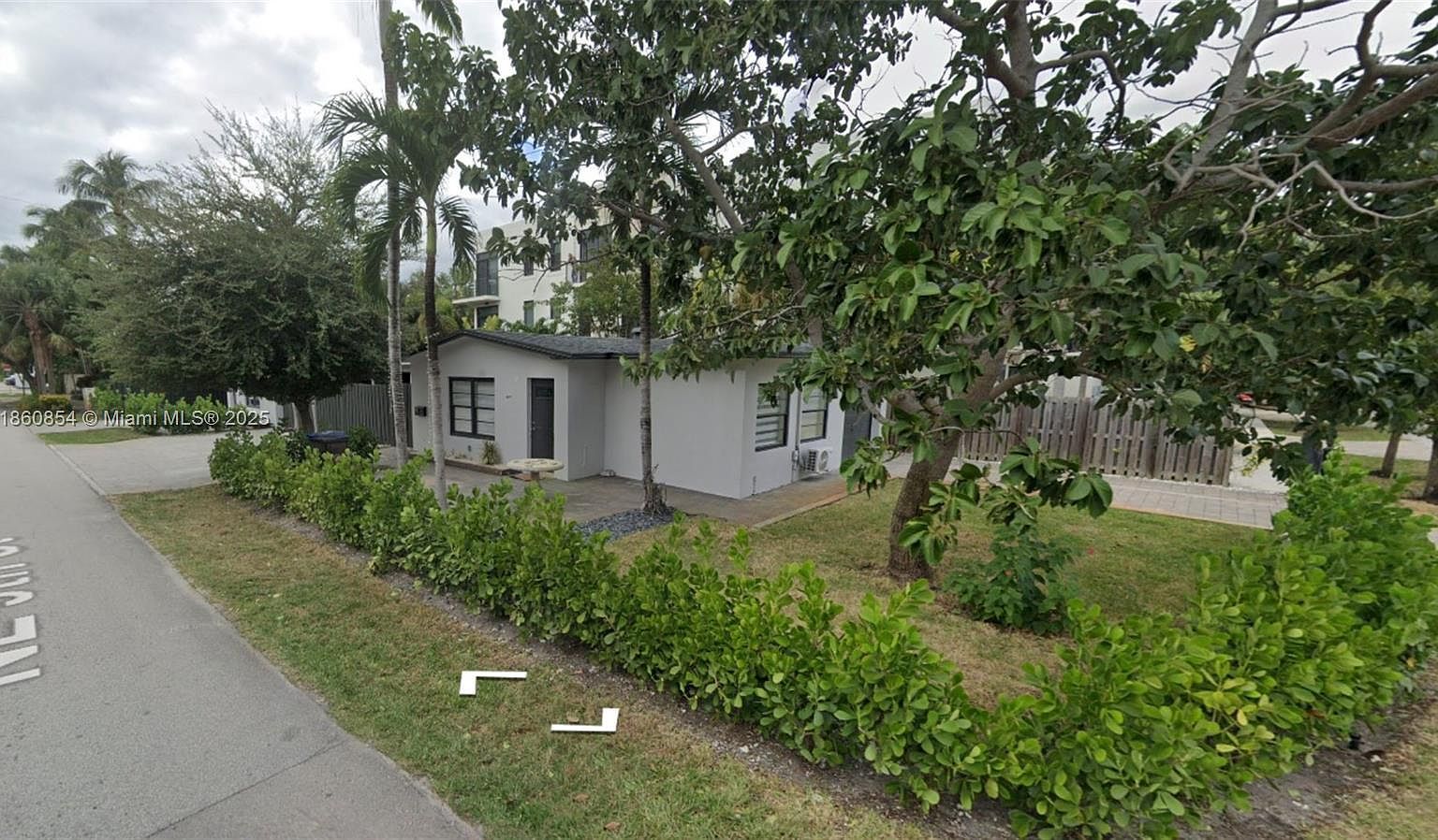 1615 NE 9th St Fort Lauderdale, FL 33304 - Thumbnail 5