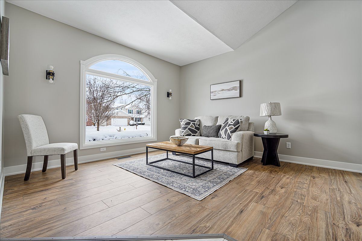 10 Prenzler Dr Bloomington, IL 61704 - Thumbnail 5