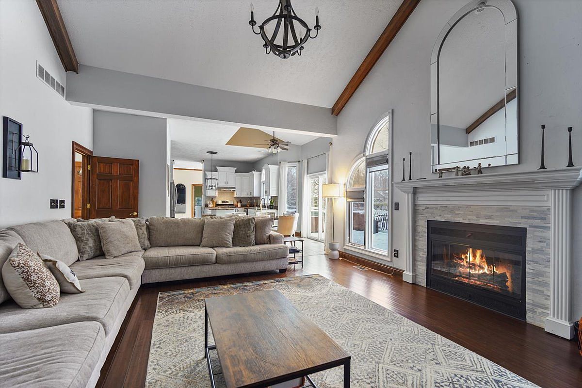 8 Stetson Dr Bloomington, IL 61701 - Thumbnail 5