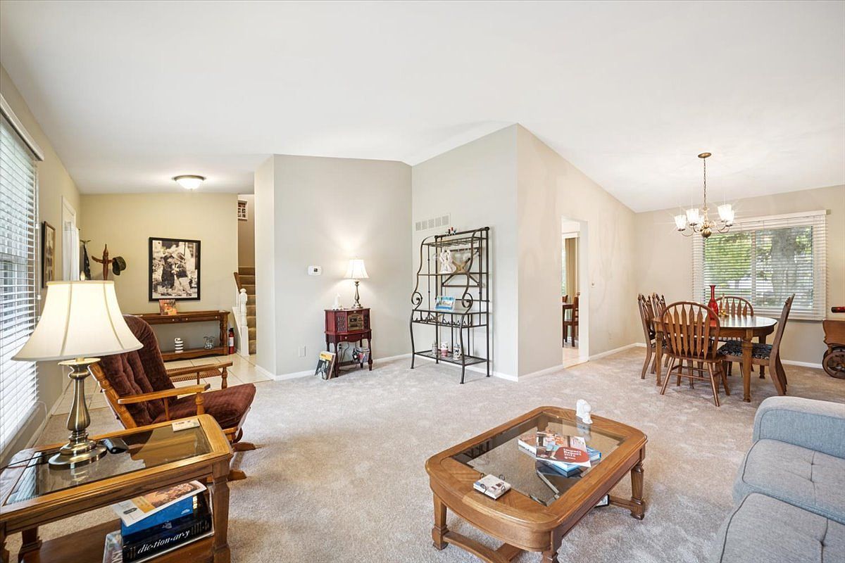 51 Chelsea Ln Cary, IL 60013 - Thumbnail 5
