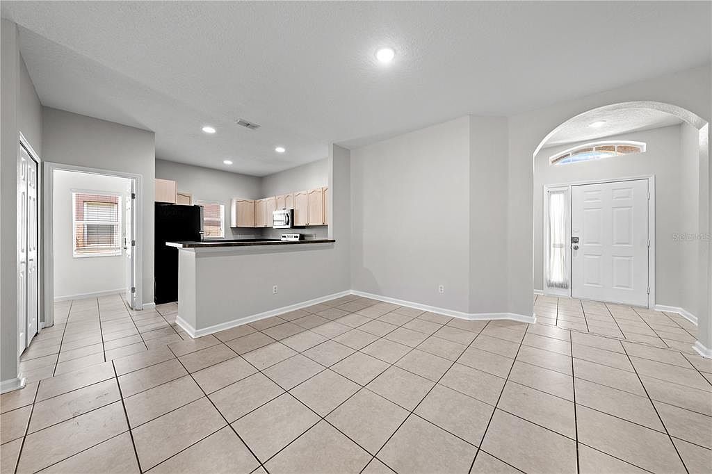 279 Magical Way Kissimmee, FL 34744 - Thumbnail 5