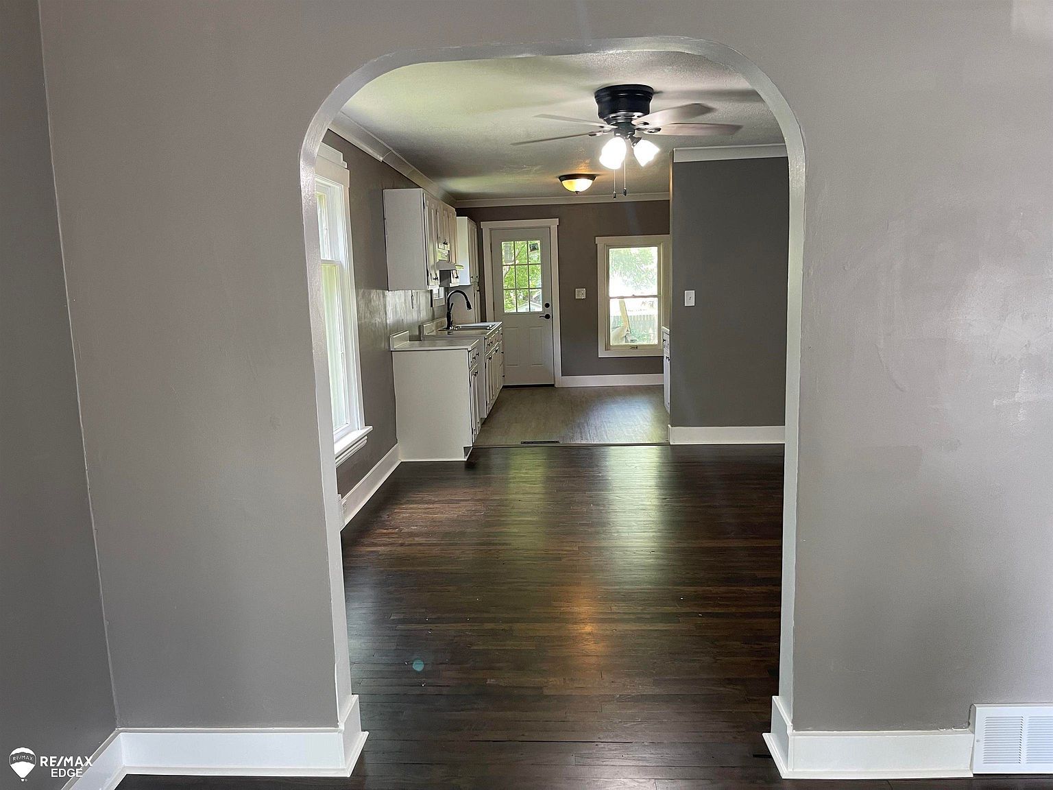 407 E Elizabeth St Fenton, MI 48430 - Thumbnail 5