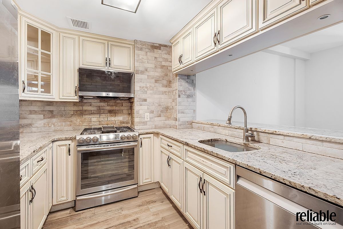 6911 Shore Rd APT 1C Brooklyn, NY 11209 - Thumbnail 5