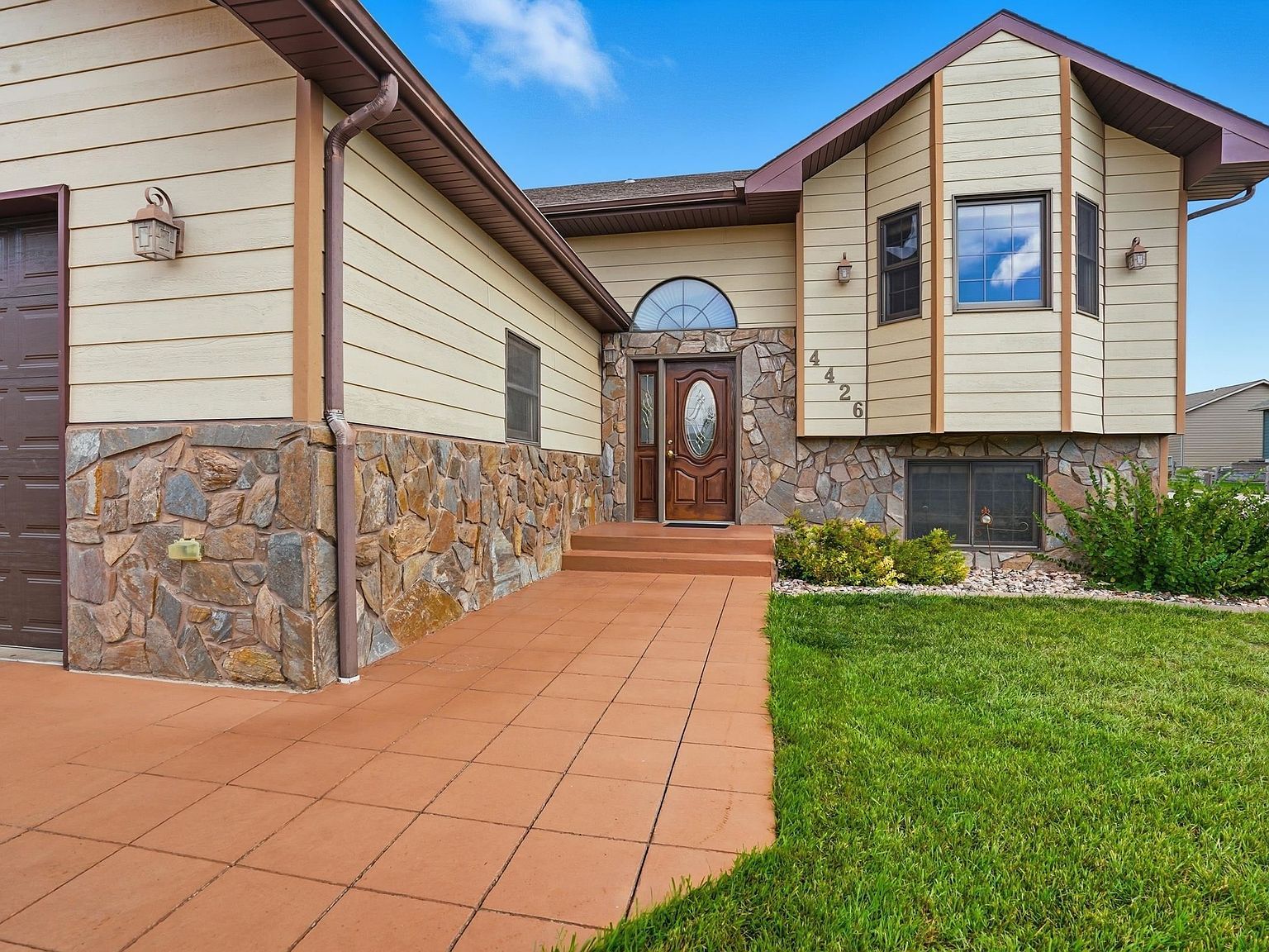 4426 Parkview Dr Rapid City, SD 57701 - Thumbnail 5