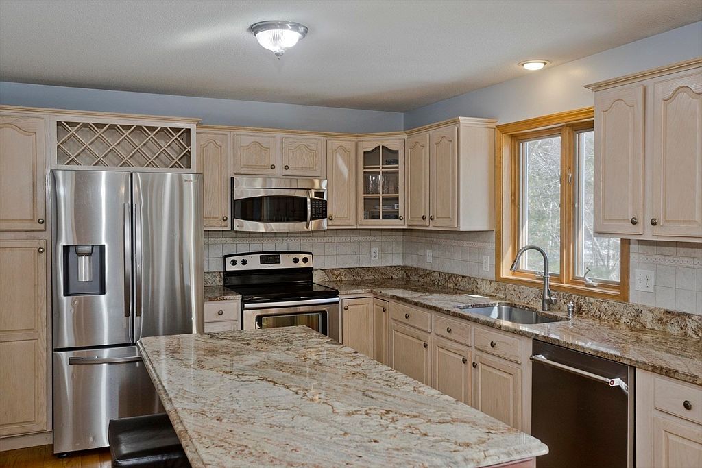 198 Hillside Rd Southwick, MA 01077 - Thumbnail 5