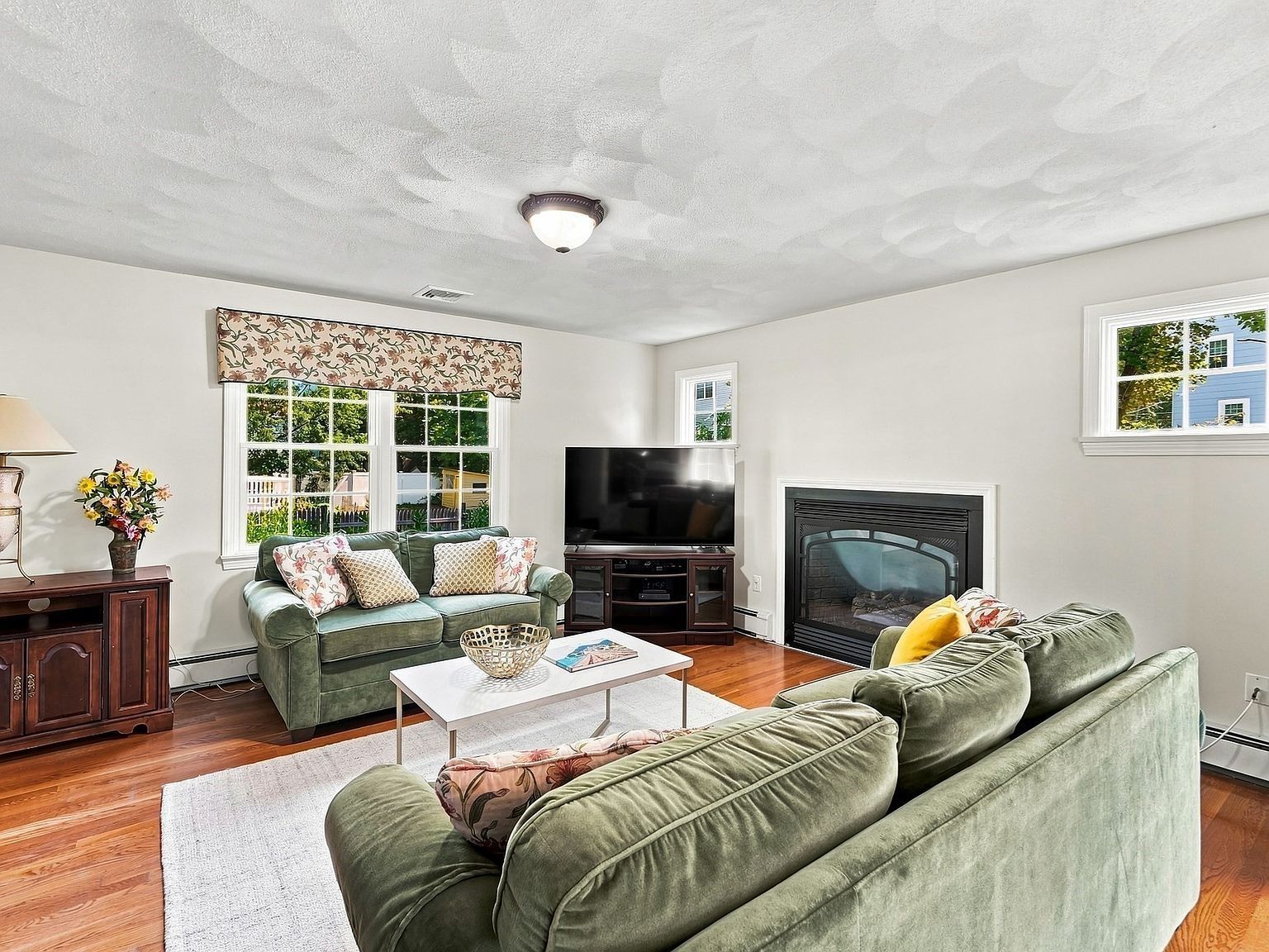 24 Richardson St Winchester, MA 01890 - Thumbnail 5