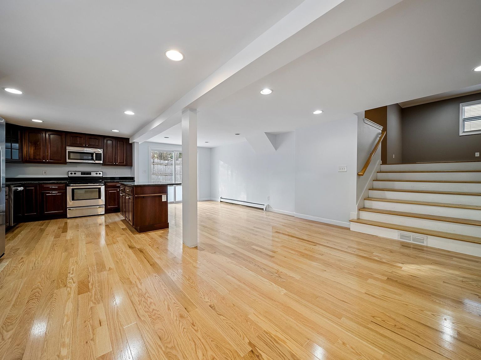 12 Poplar St Manchester, NH 03104 - Thumbnail 5