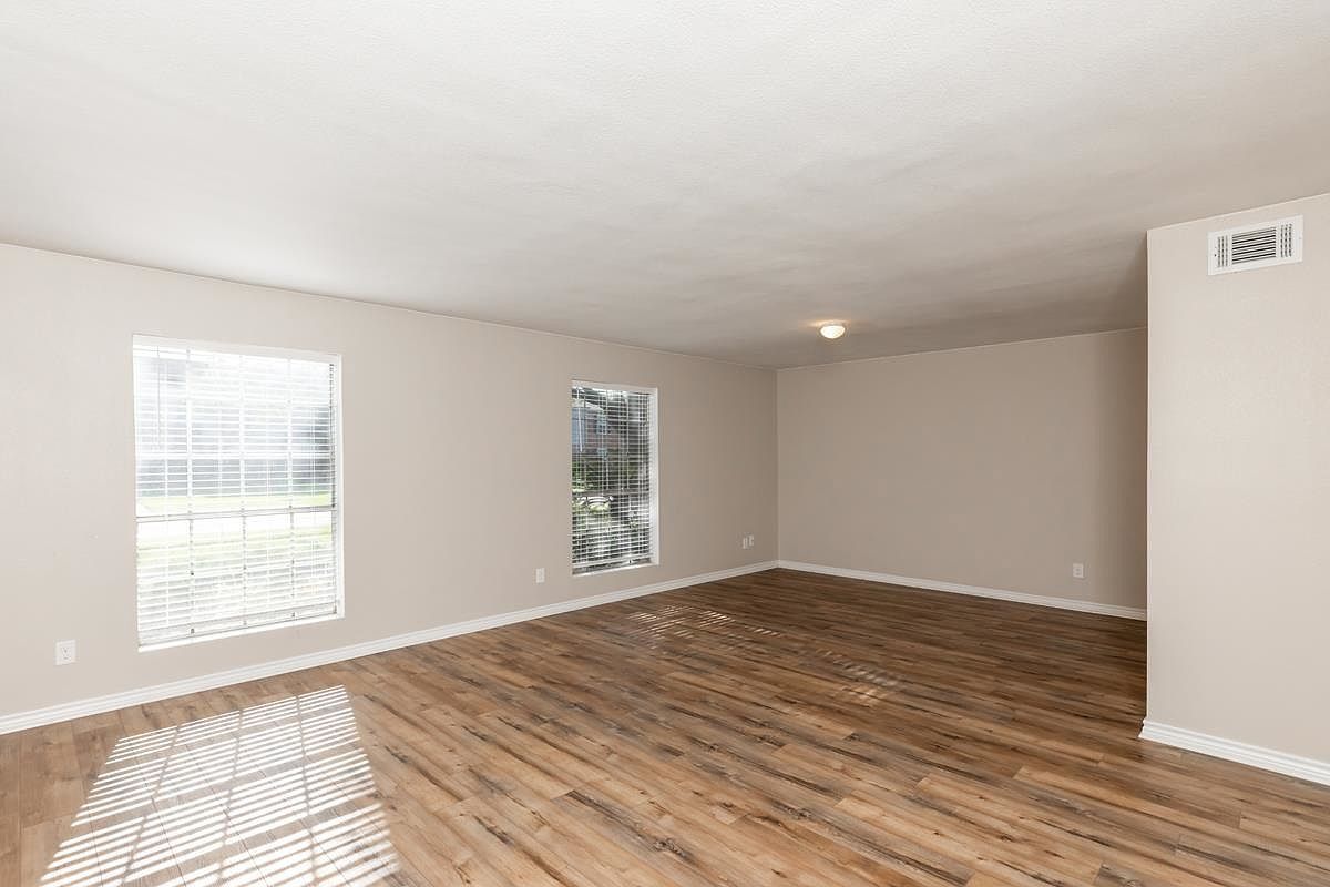 380 Georgetown St Beaumont, TX 77707 - Thumbnail 5