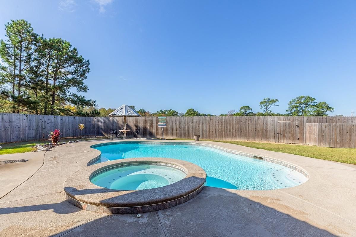 665 Winchester Dr Bridge City, TX 77611 - Thumbnail 5