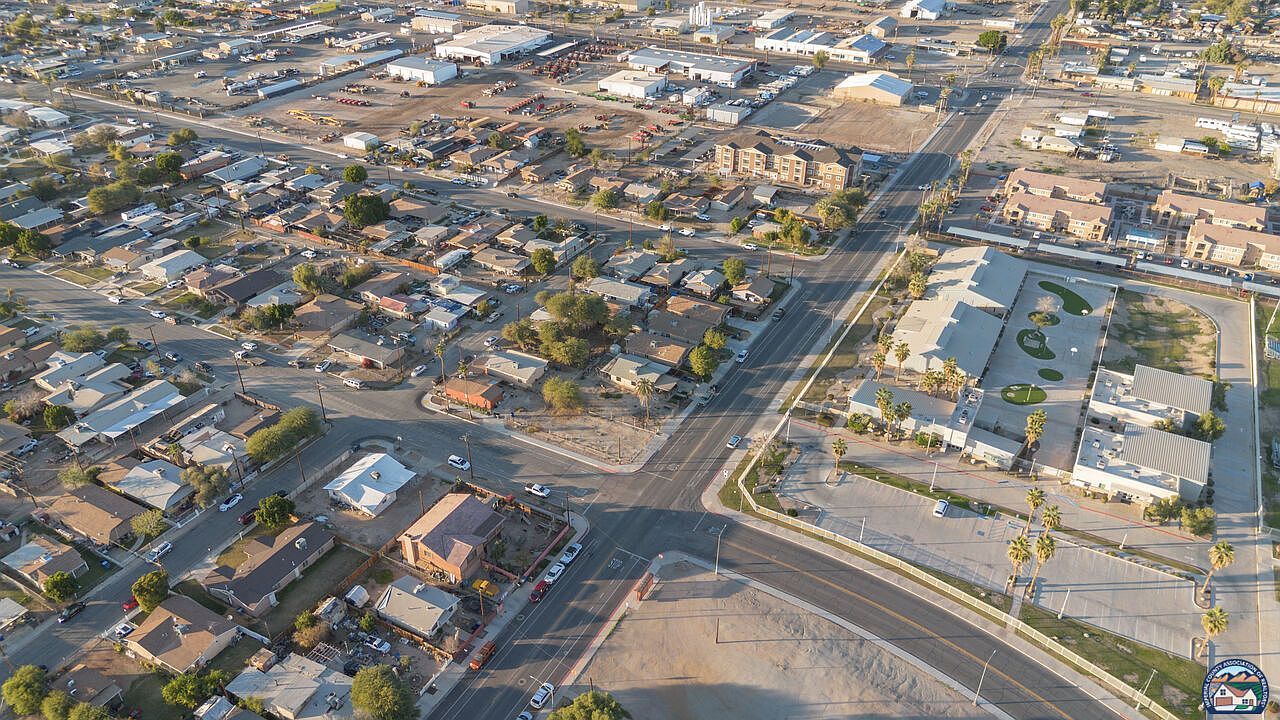 363 S Eastern Ave Brawley, CA 92227 - Thumbnail 5