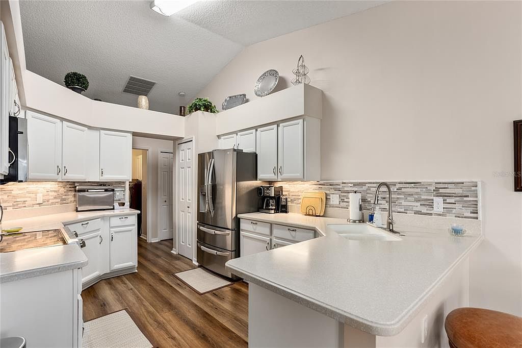 25233 Lost Oak Cir Leesburg, FL 34748 - Thumbnail 5