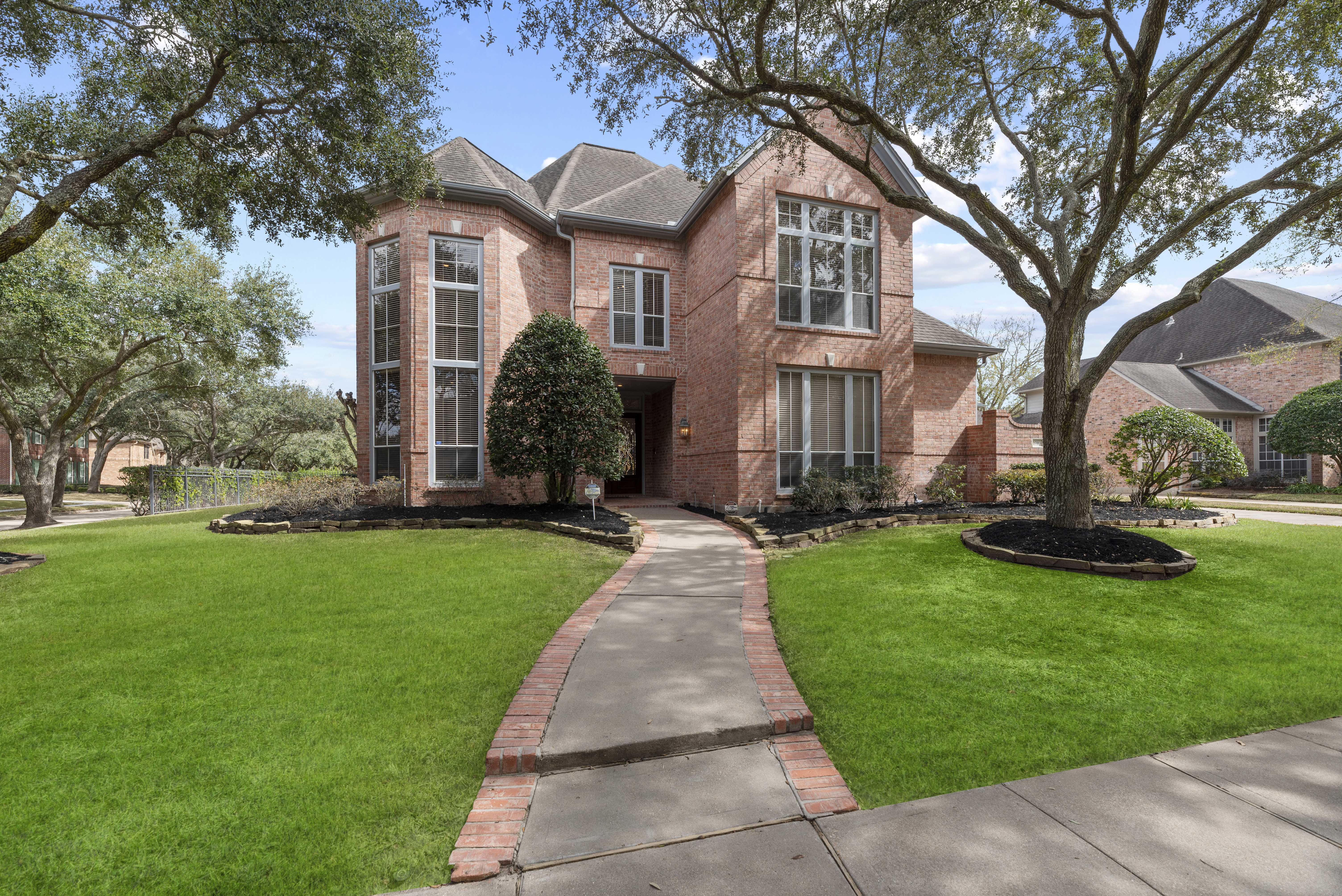 2703 Briar Bend Court, Sugar Land, TX, USA, 77479 - Thumbnail 2