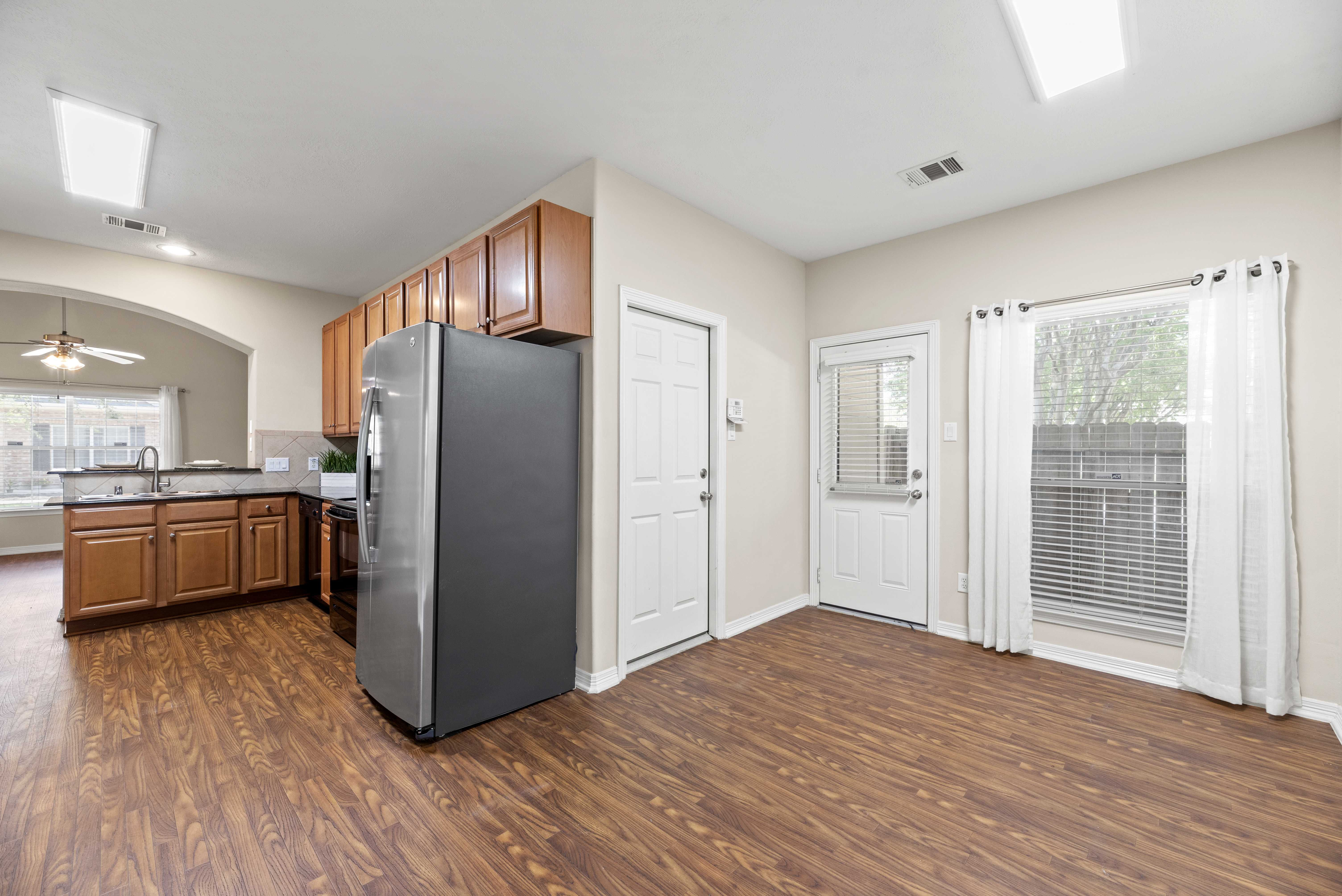 811 Sterling Creek Circle, Katy, TX, USA, 77450 - Thumbnail 5