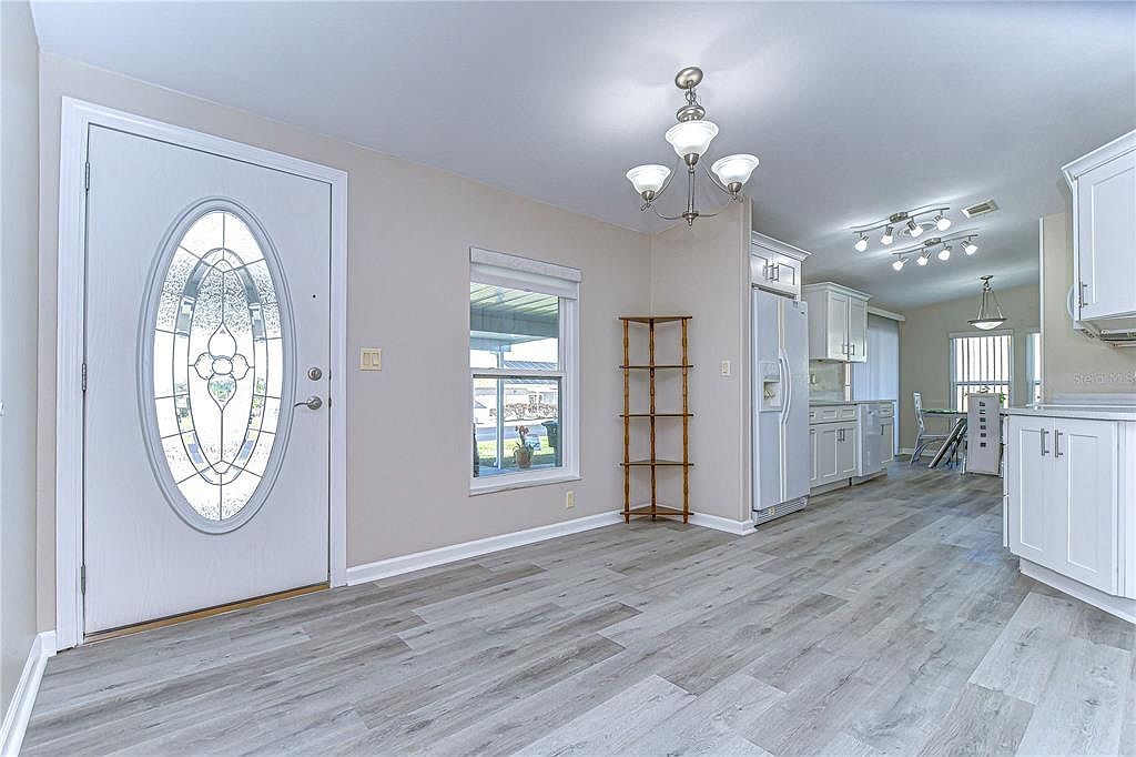 37530 Corey Lewis Ave Zephyrhills, FL 33541 - Thumbnail 5