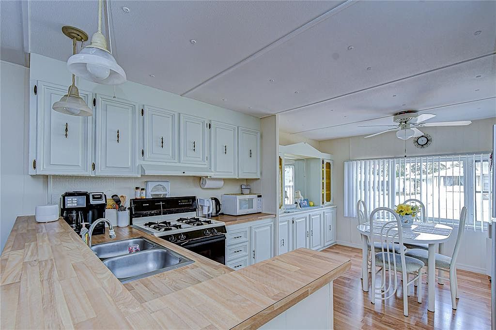 39612 Sterling Dr Zephyrhills, FL 33542 - Thumbnail 5