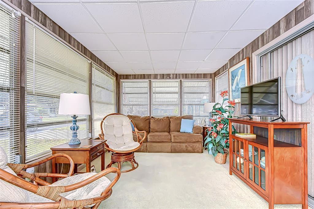 34915 Adam Ave Zephyrhills, FL 33541 - Thumbnail 5