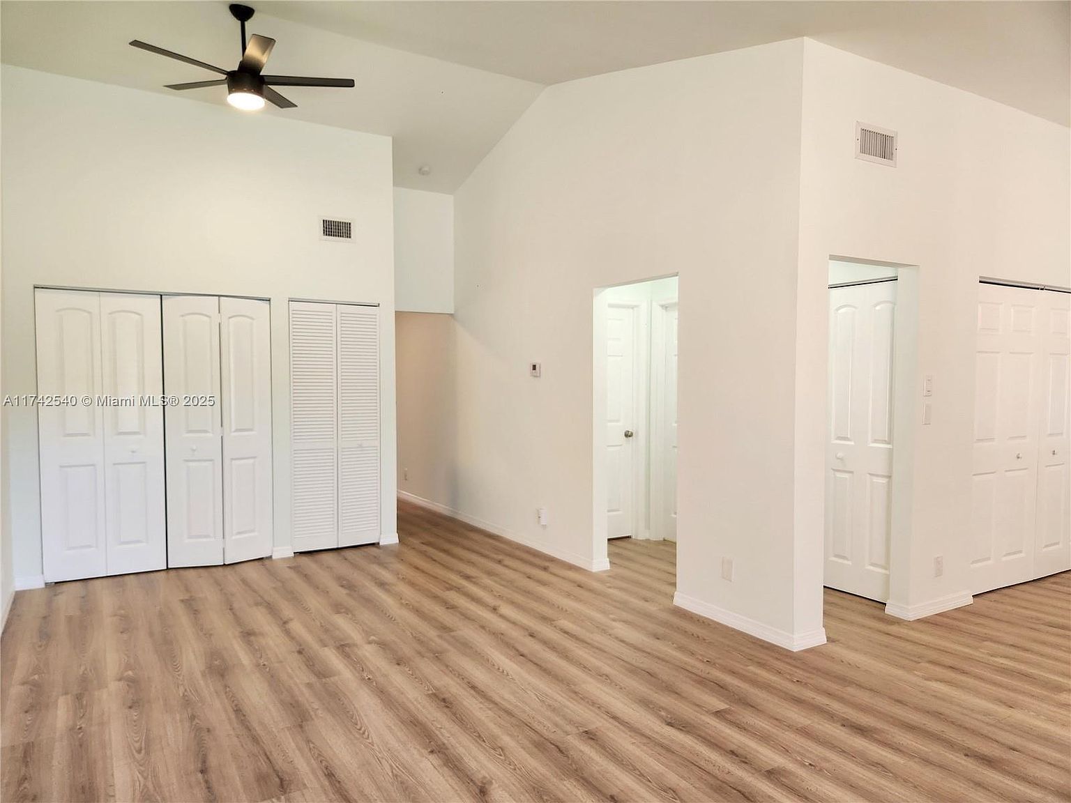 21127 NE 5th Pl Miami, FL 33179 - Thumbnail 5