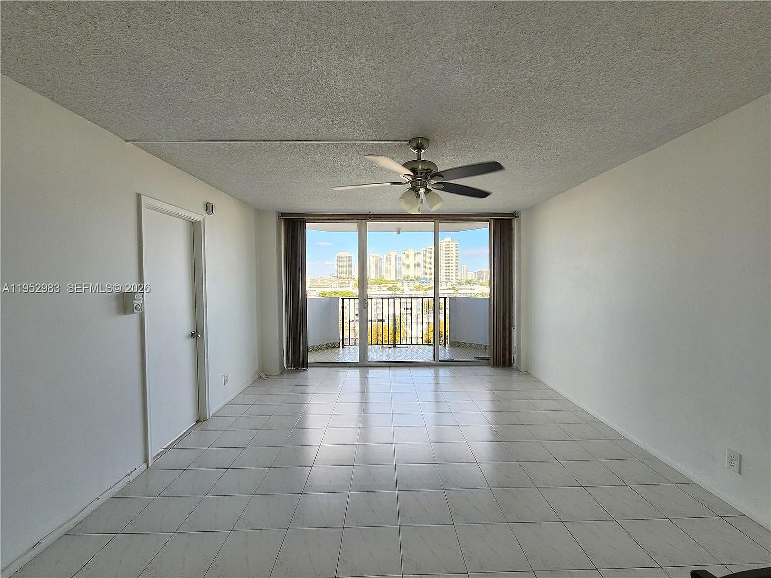 3703 NE 166th St APT 905 North Miami Beach, FL 33160 - Thumbnail 5