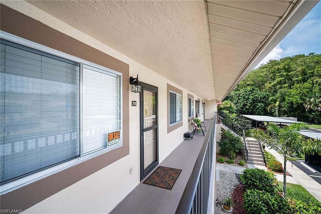 13090 Cross Creek Ct APT 210 Fort Myers, FL 33912 - Thumbnail 5