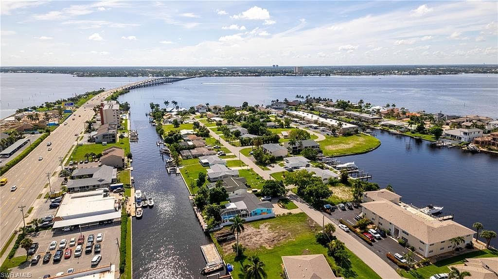 1717 Bikini Ct Cape Coral, FL 33904 - Thumbnail 5