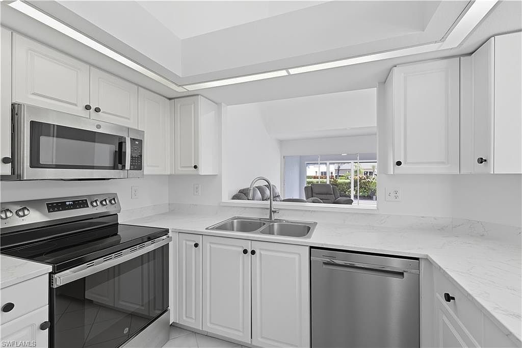 4182 Pensacola Ave Estero, FL 33928 - Thumbnail 5