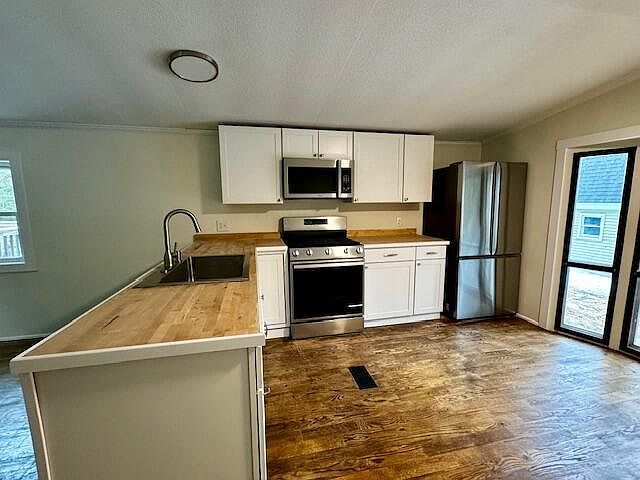 188 State Park Rd Casco, ME 04015 - Thumbnail 5