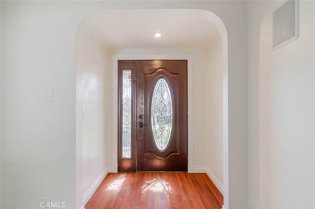 731 & 733 N Alexander St San Fernando, CA 91340 - Thumbnail 5