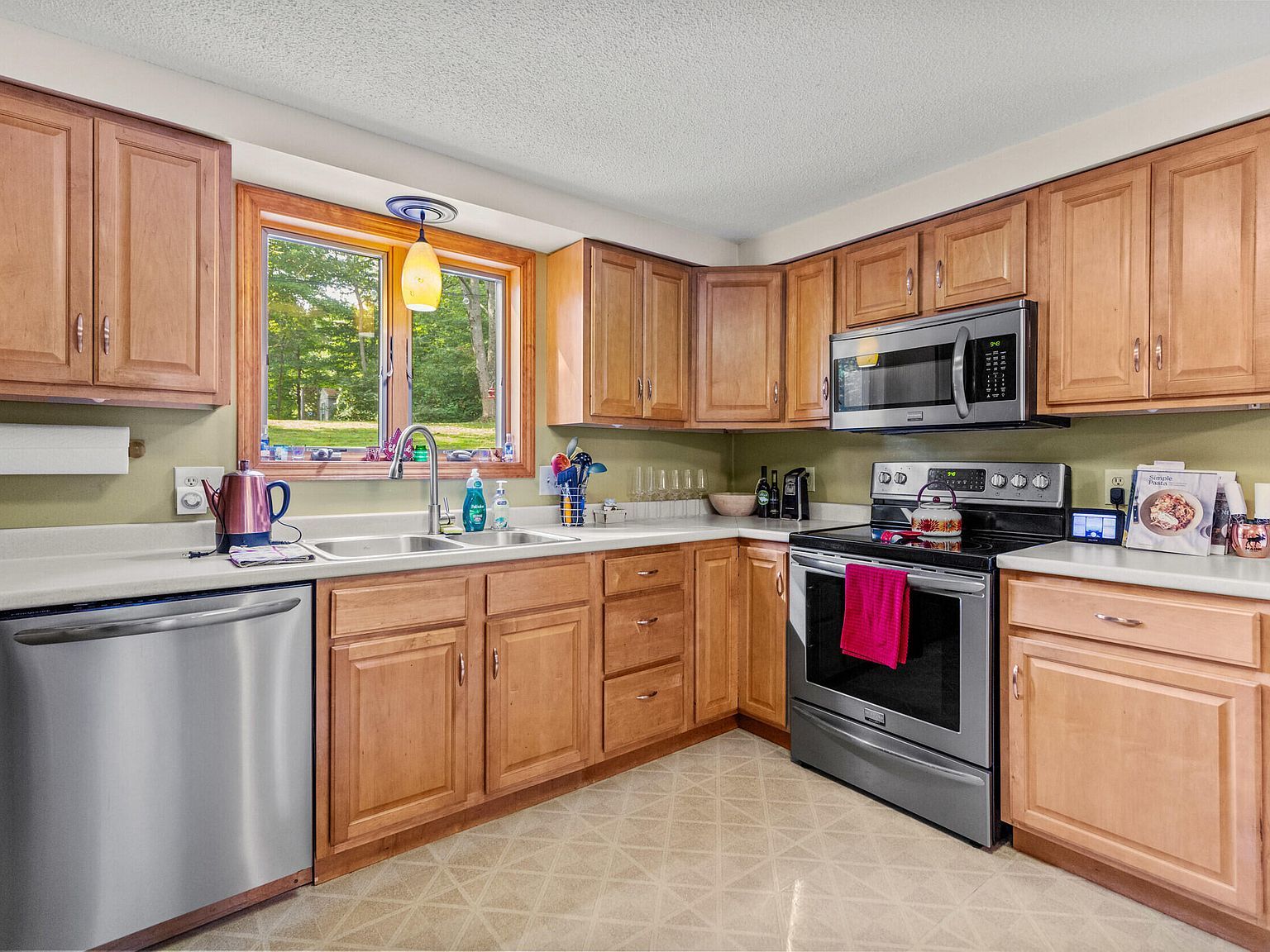 5 Crestwood Dr Westbrook, ME 04092 - Thumbnail 5