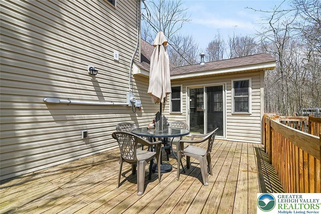 7148 Winnebago Dr Pocono Lake, PA 18347 - Thumbnail 5