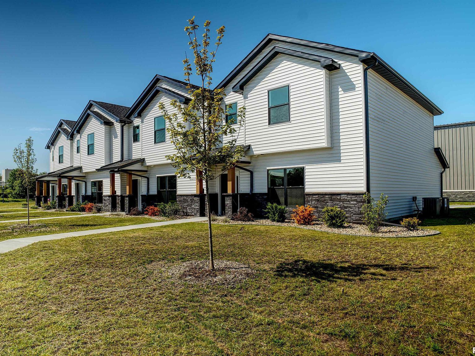 1006 S 4th St Clinton, IA 52732 - Thumbnail 5