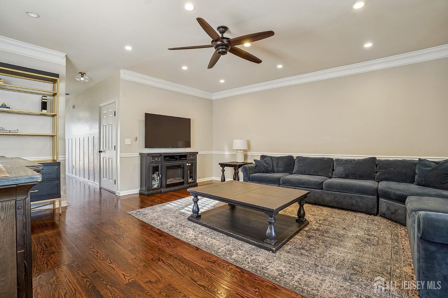 60 Thornall St Carteret, NJ 07008 - Thumbnail 5