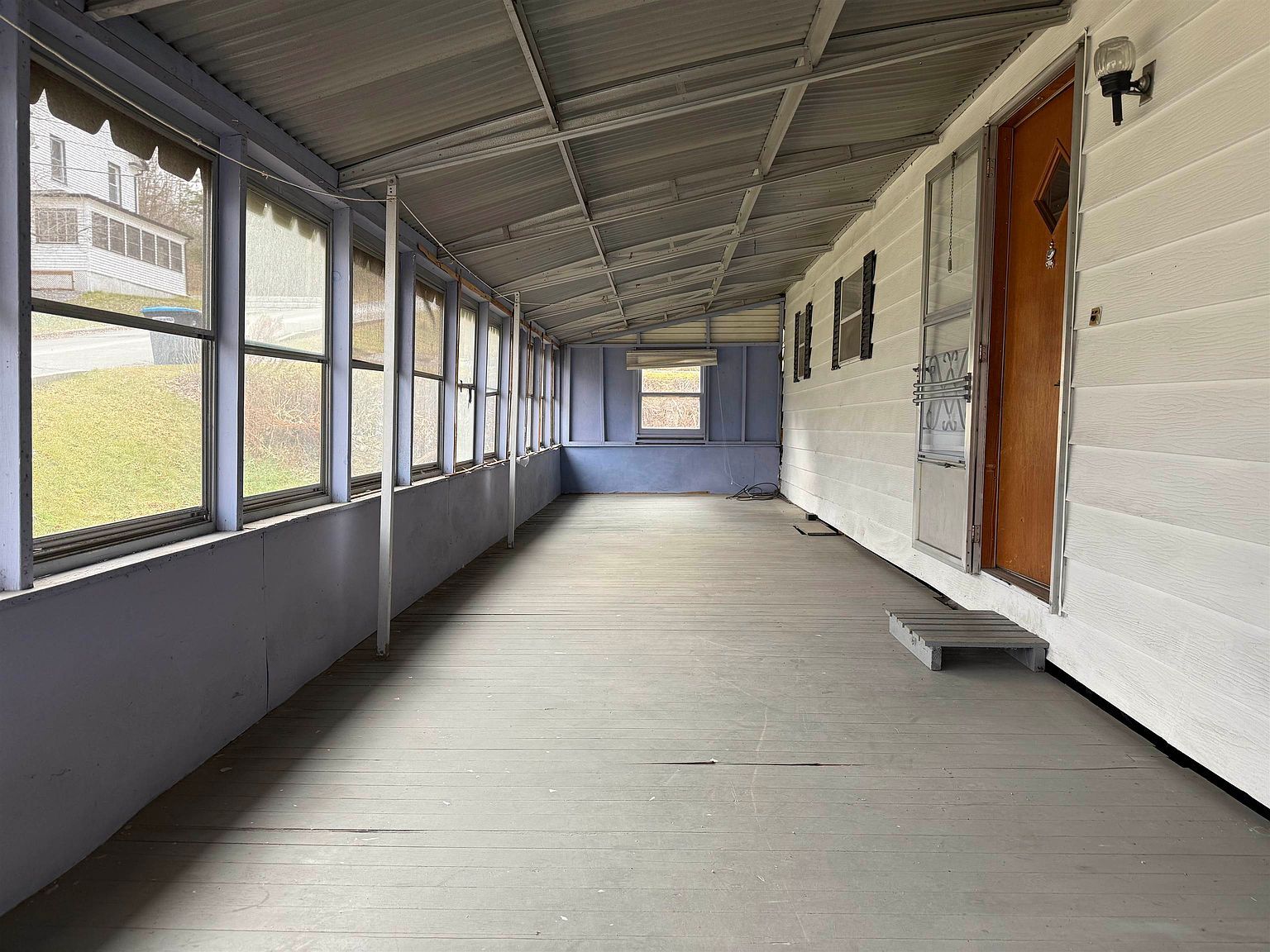 30 Mountain Ave Saint Johnsbury, VT 05819 - Thumbnail 5