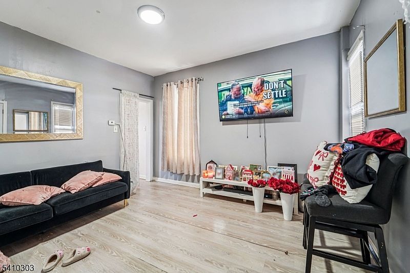 37 Hillman St Paterson, NJ 07522 - Thumbnail 5