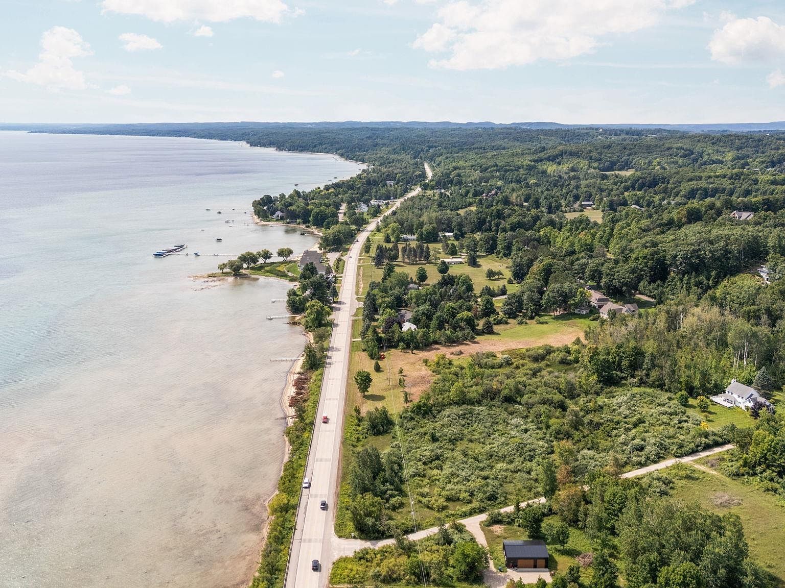 5368 S West Bay Shore Dr Suttons Bay, MI 49682 - Thumbnail 5