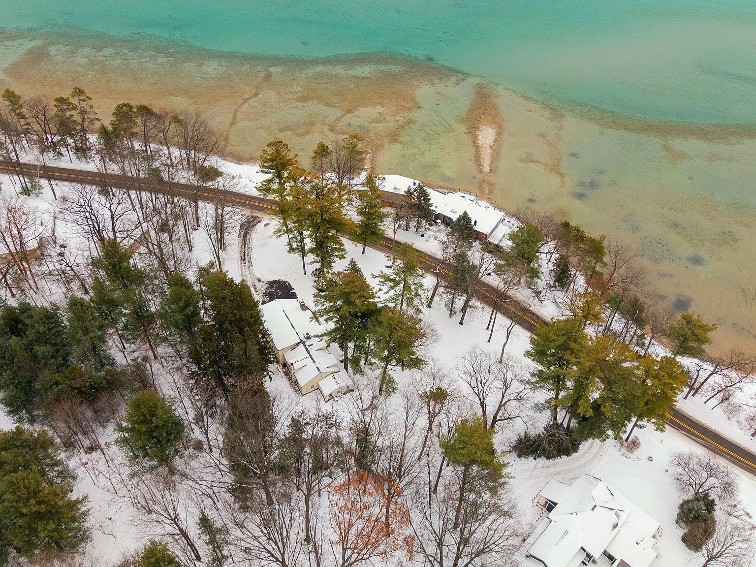 7787 E Shore Rd Traverse City, MI 49686 - Thumbnail 5