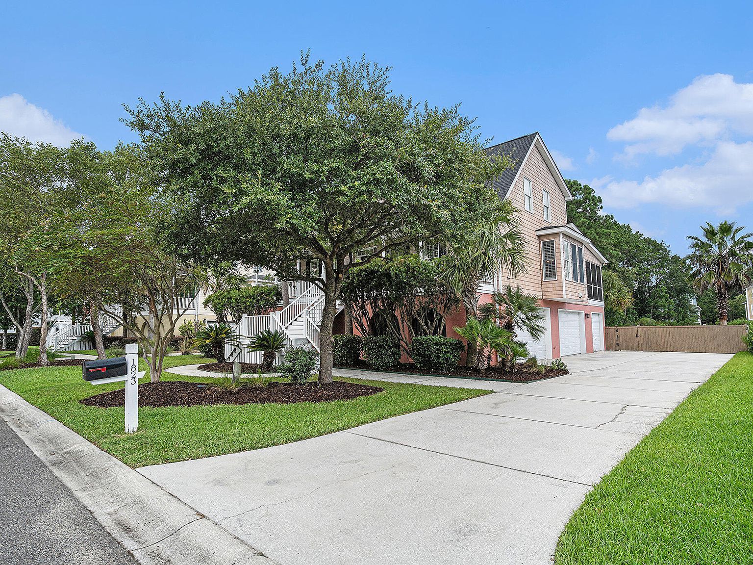 1823 Delacourt Ave Mount Pleasant, SC 29466 - Thumbnail 5